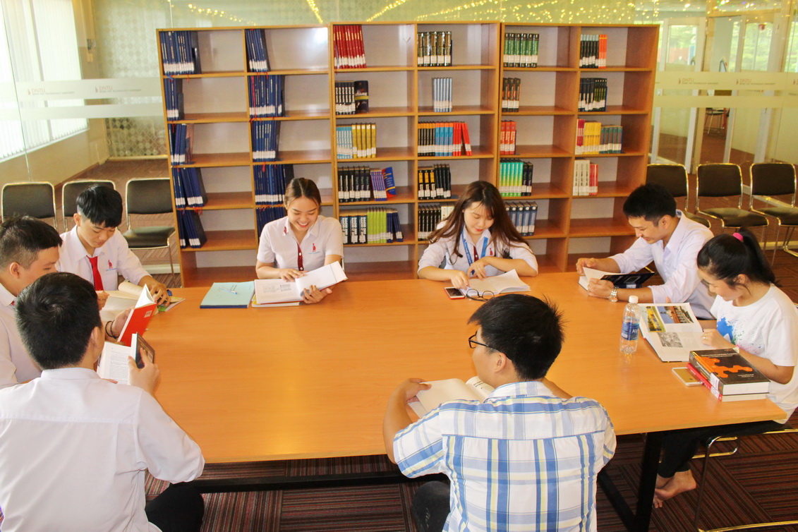Nâng cao kỹ năng đọc giáo trình, tài liệu tham khảo trong hoạt động tự học các môn LLCT cho sinh viên trường ĐHCN Quảng Ninh